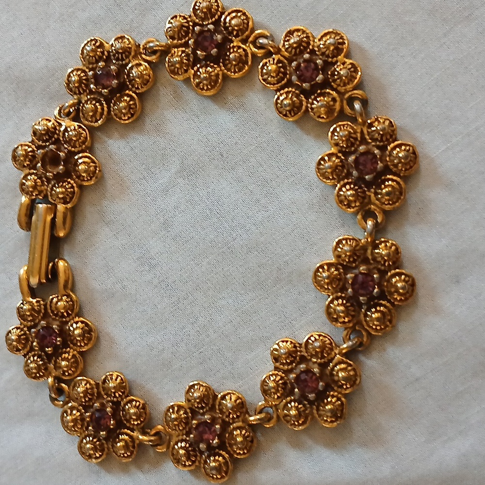 Gorgeous vintage bracelet goldtone